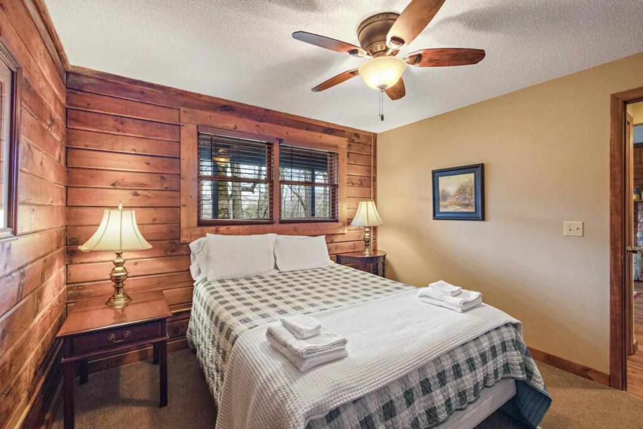 Log Cabin On Peaceful River Blowing Rock Eksteriør billede